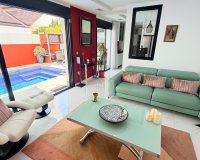 Reventa - Villa - Los Montesinos - La Herrada