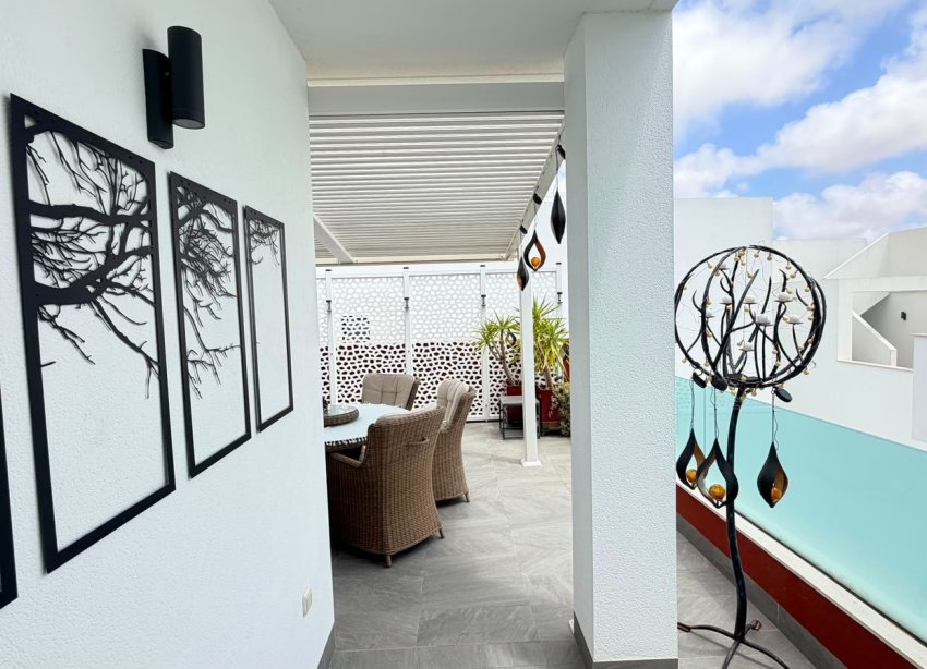Reventa - Villa - Los Montesinos - La Herrada