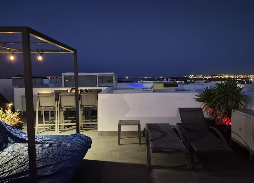Reventa - Villa - Los Montesinos - La Herrada