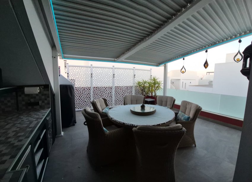 Reventa - Villa - Los Montesinos - La Herrada
