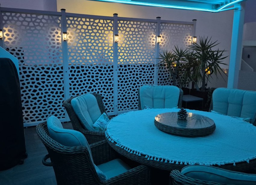 Reventa - Villa - Los Montesinos - La Herrada