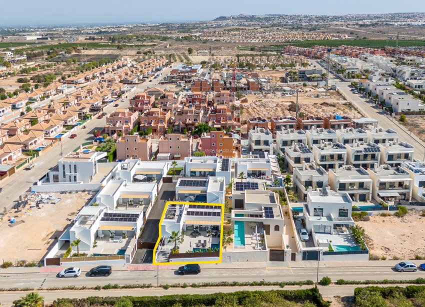 Reventa - Villa - Los Montesinos - Los Montesinos - Urb. La Herrada