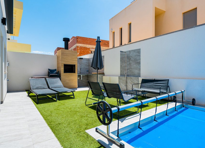 Reventa - Villa - Los Montesinos