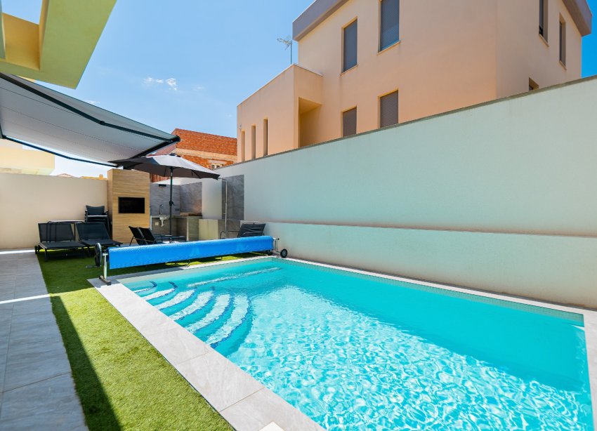 Reventa - Villa - Los Montesinos