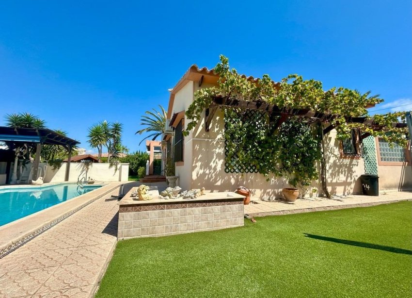 Reventa - Villa - Orihuela Costa - Aguamarina