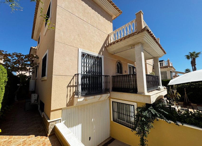 Reventa - Villa - Orihuela Costa - Los Altos