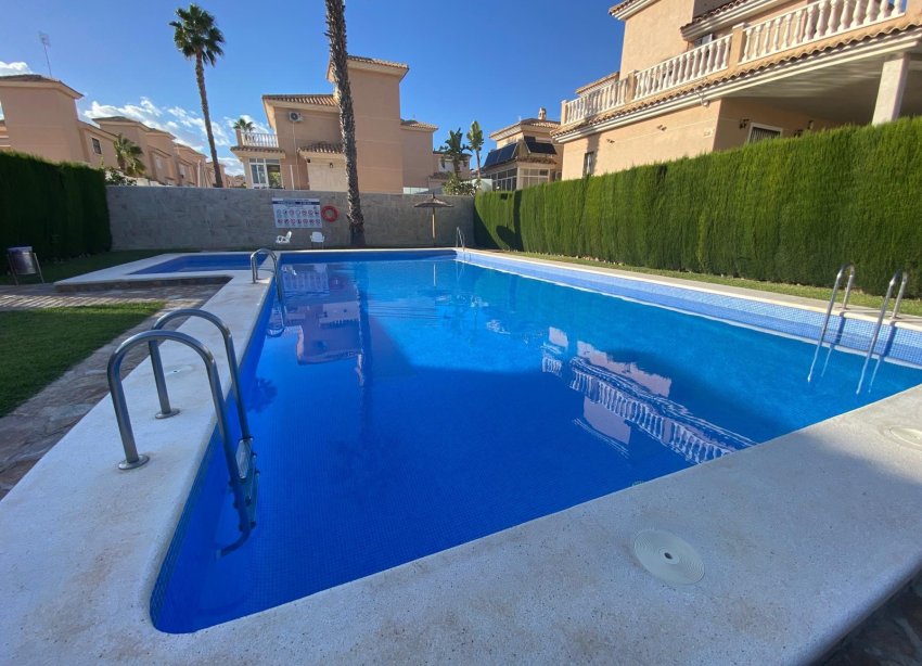 Reventa - Villa - Orihuela Costa - Los Altos