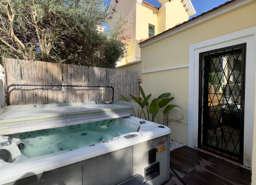 Reventa - Villa - Orihuela Costa - Los Dolses