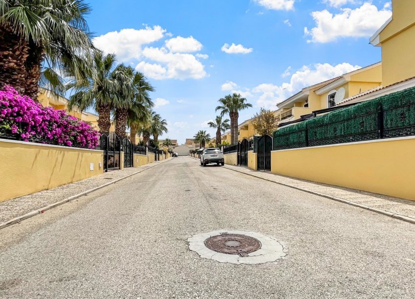 Reventa - Villa - Orihuela Costa - Los Dolses