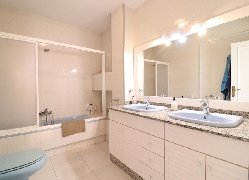 Reventa - Villa - Orihuela Costa - MUY CERCA DE LA PLAYA