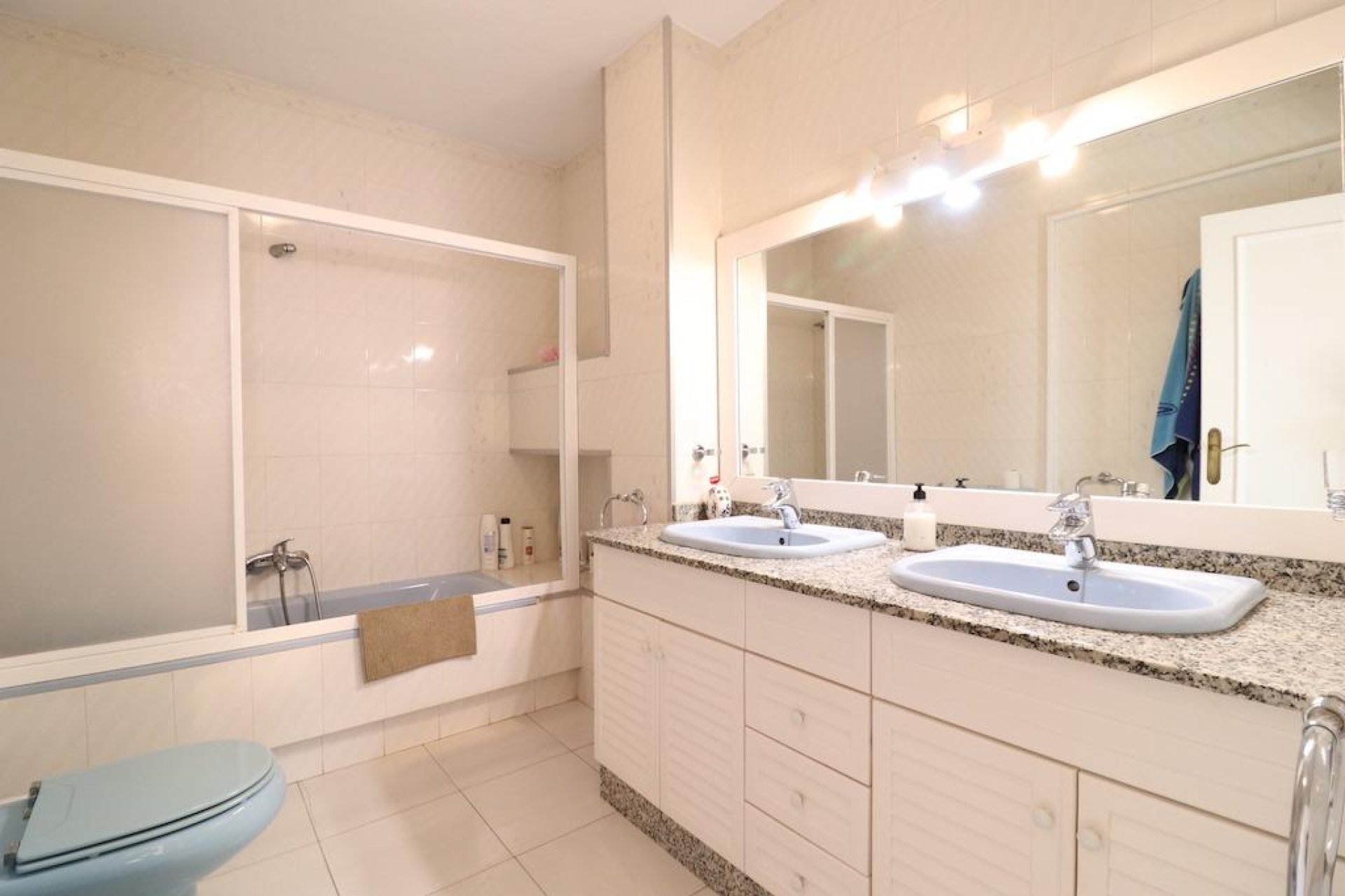 Reventa - Villa - Orihuela Costa - MUY CERCA DE LA PLAYA