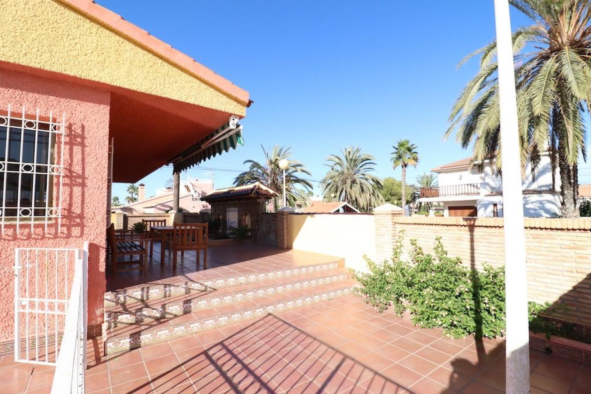 Reventa - Villa - Orihuela Costa - MUY CERCA DE LA PLAYA
