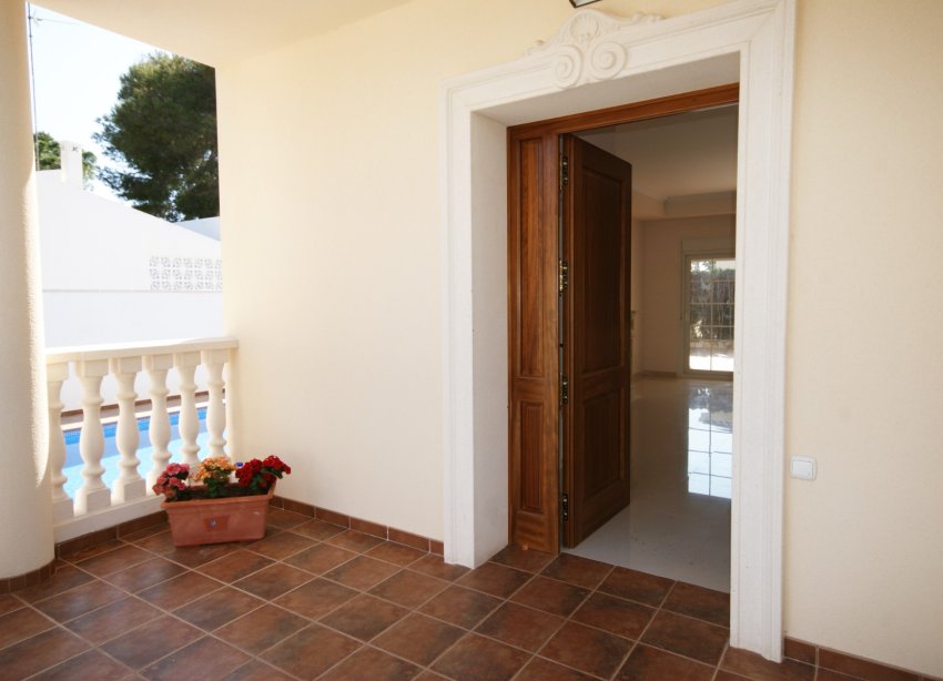 Reventa - Villa - Orihuela Costa - MUY CERCA DE LA PLAYA