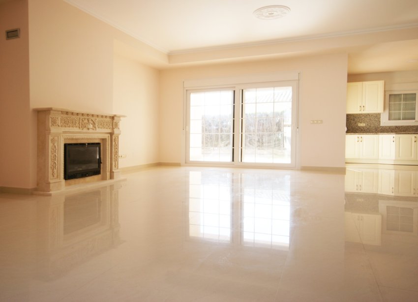 Reventa - Villa - Orihuela Costa - MUY CERCA DE LA PLAYA