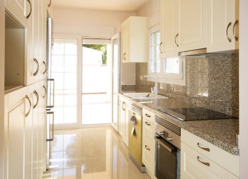 Reventa - Villa - Orihuela Costa - MUY CERCA DE LA PLAYA