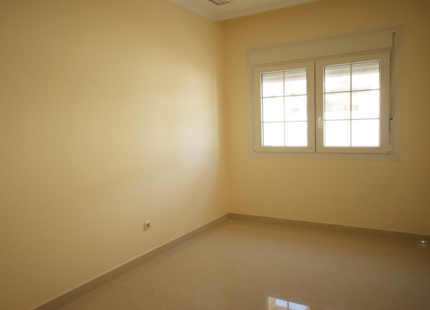 Reventa - Villa - Orihuela Costa - MUY CERCA DE LA PLAYA