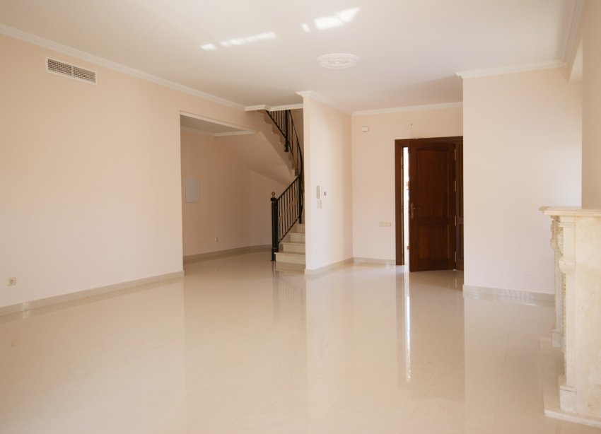 Reventa - Villa - Orihuela Costa - MUY CERCA DE LA PLAYA