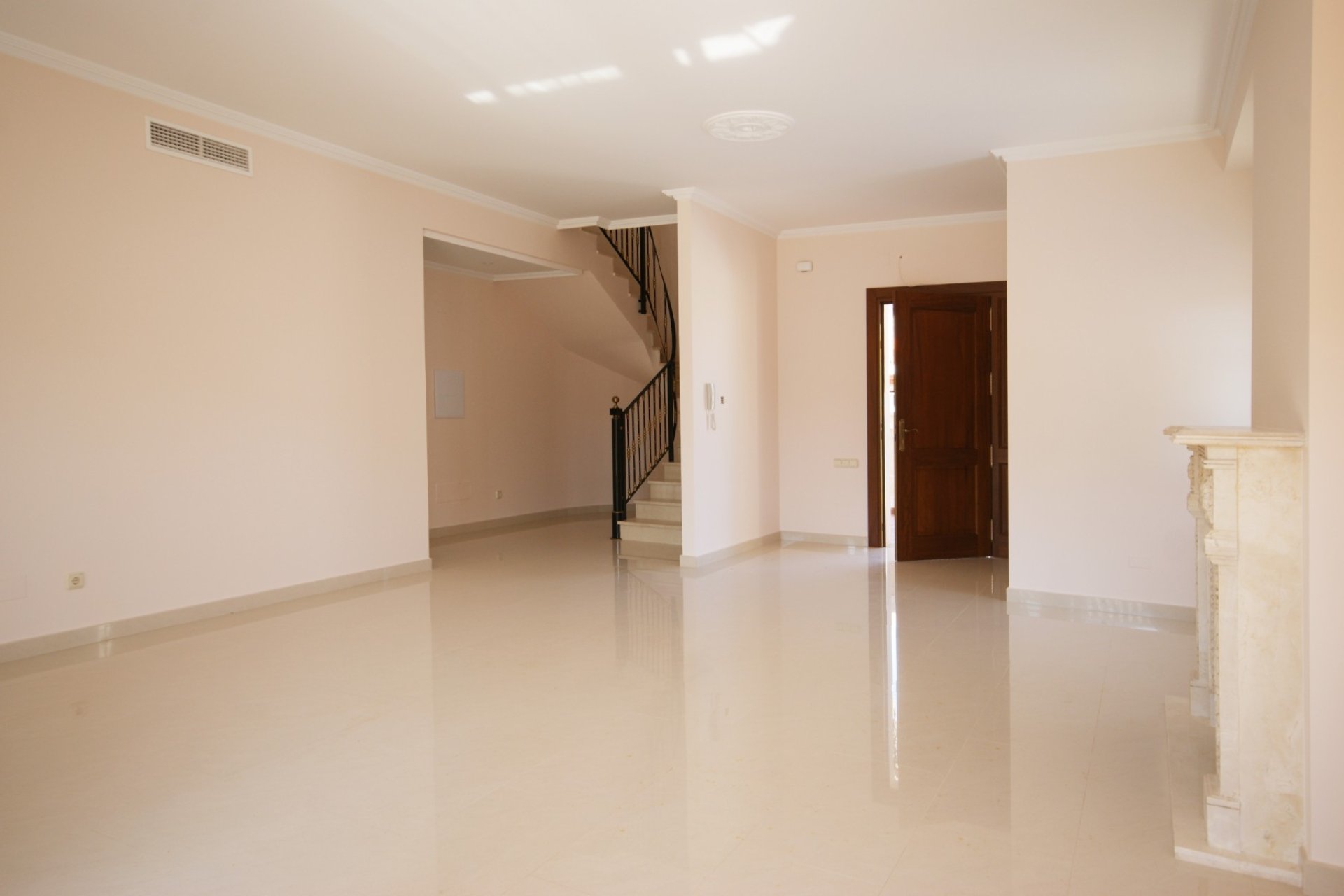 Reventa - Villa - Orihuela Costa - MUY CERCA DE LA PLAYA