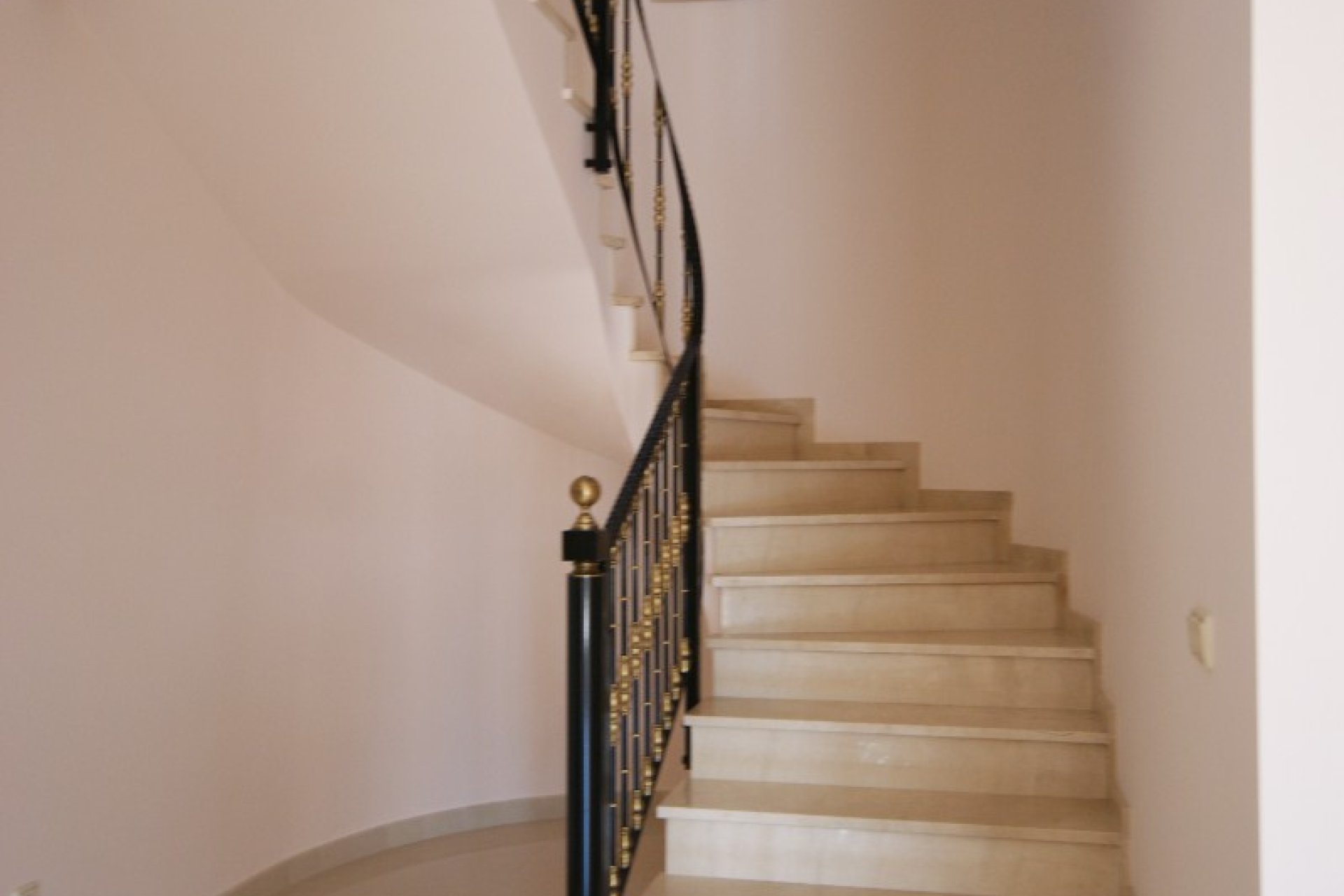 Reventa - Villa - Orihuela Costa - MUY CERCA DE LA PLAYA