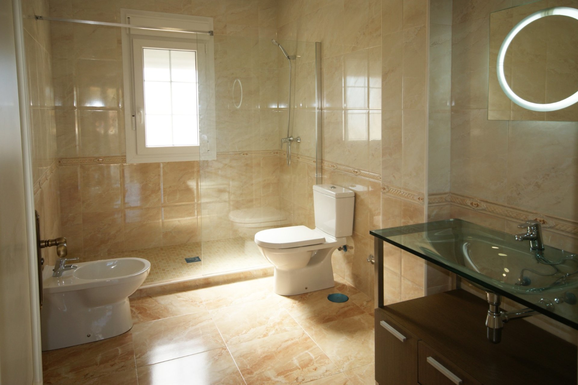 Reventa - Villa - Orihuela Costa - MUY CERCA DE LA PLAYA