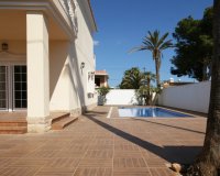 Reventa - Villa - Orihuela Costa - MUY CERCA DE LA PLAYA