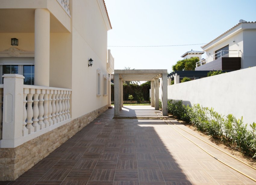 Reventa - Villa - Orihuela Costa - MUY CERCA DE LA PLAYA