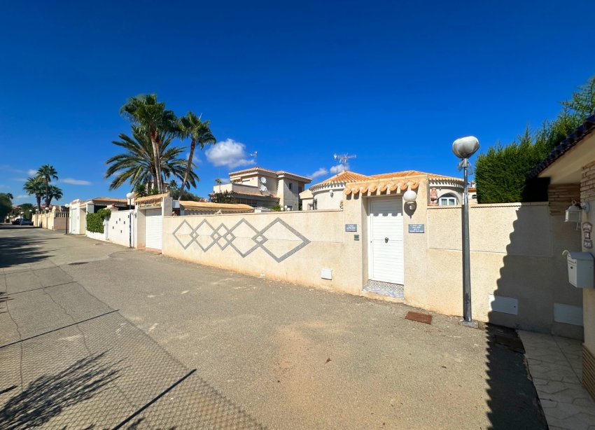 Reventa - Villa - Orihuela Costa - Playa Flamenca