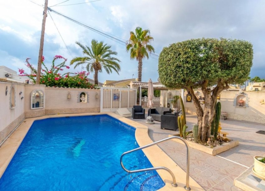 Reventa - Villa - Orihuela Costa - Playa Flamenca