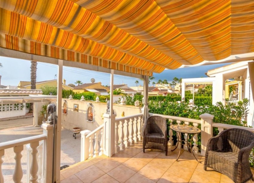 Reventa - Villa - Orihuela Costa - Playa Flamenca