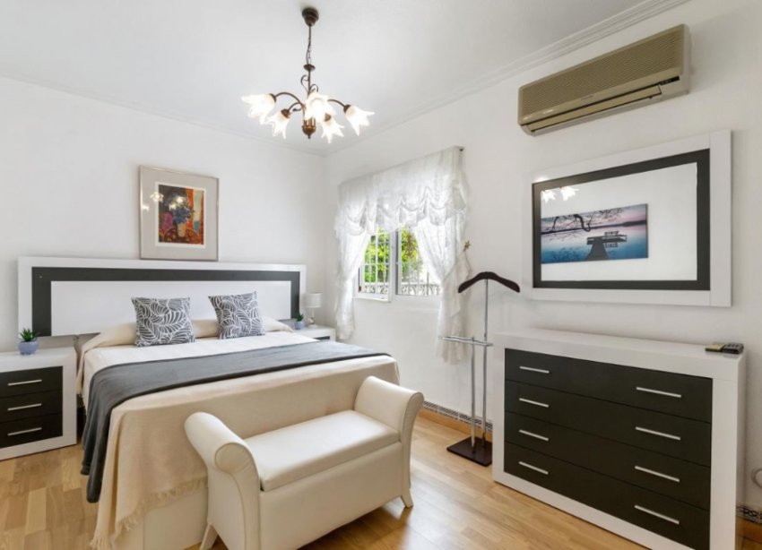 Reventa - Villa - Orihuela Costa - Playa Flamenca