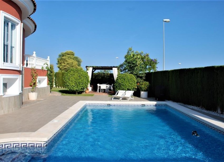 Reventa - Villa - Rojales - Centro de la Ciudad Quesada