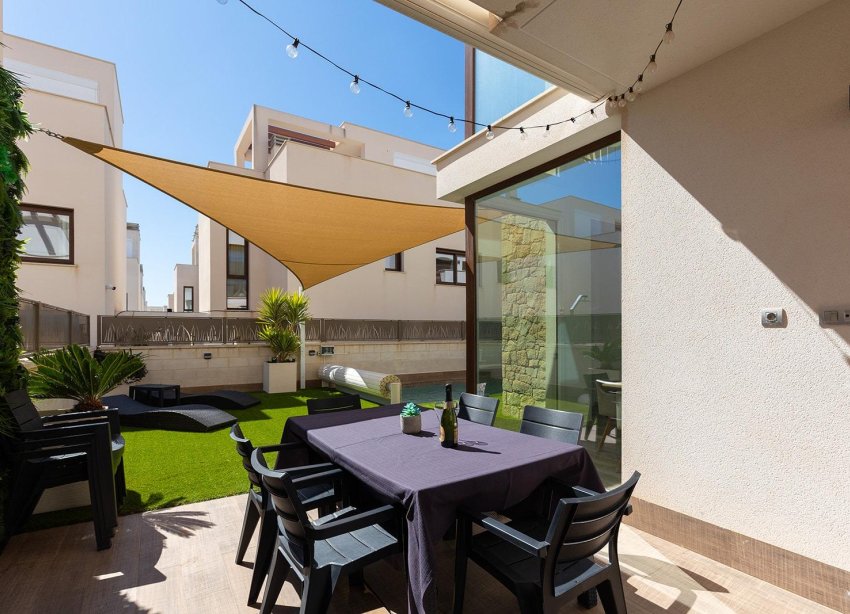 Reventa - Villa - Rojales - Pueblo bravo