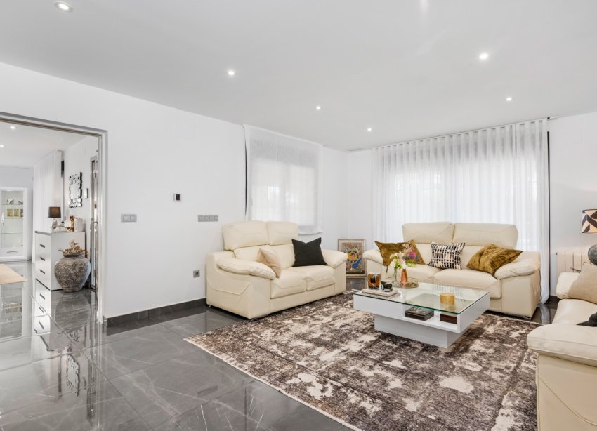 Reventa - Villa - San Juan Alicante - Frank Espinós