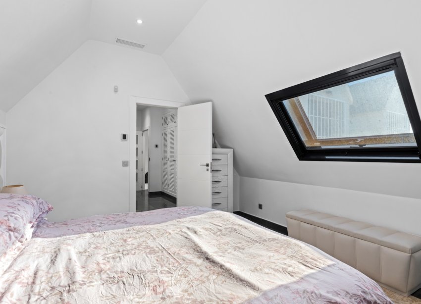 Reventa - Villa - San Juan Alicante - Frank Espinós