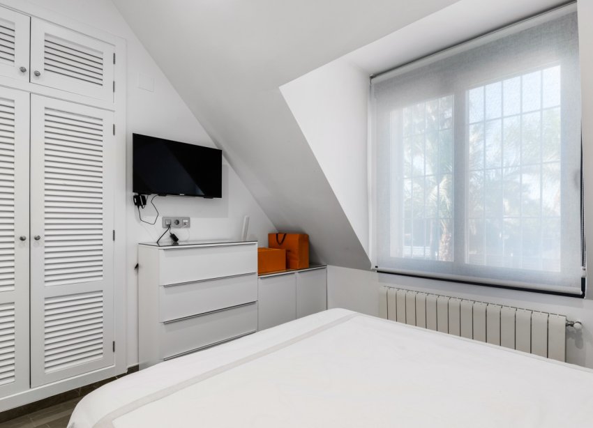 Reventa - Villa - San Juan Alicante - Frank Espinós