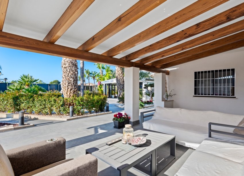 Reventa - Villa - San Juan Alicante - Frank Espinós