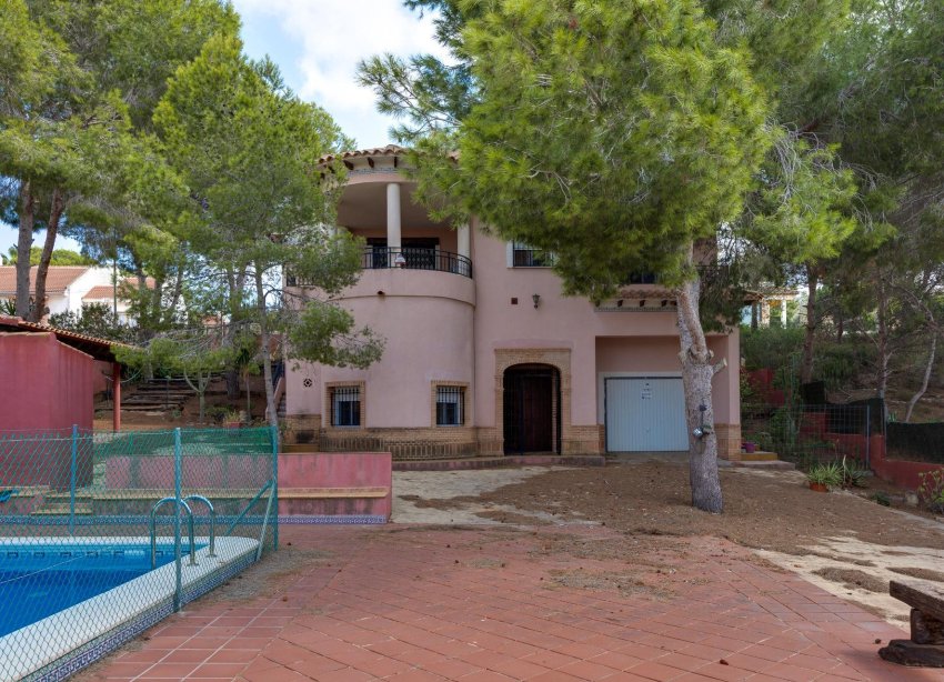 Reventa - Villa - San Miguel de Salinas - Ciudad de las comunicaciones