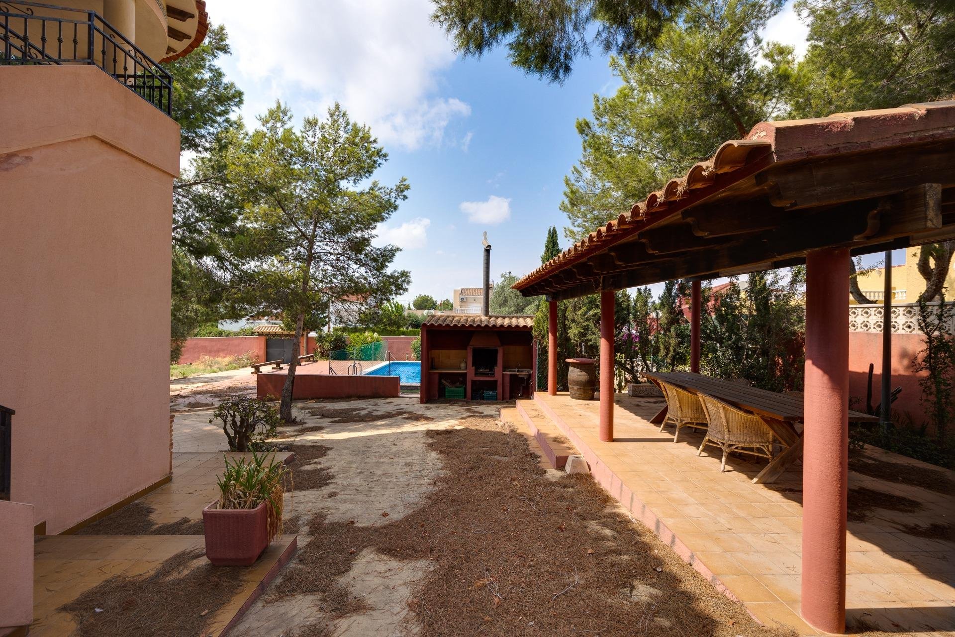 Reventa - Villa - San Miguel de Salinas - Ciudad de las comunicaciones
