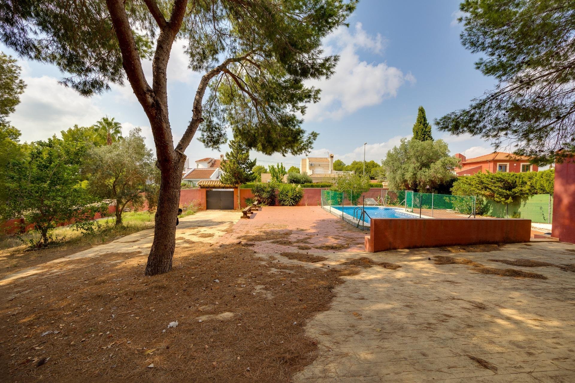 Reventa - Villa - San Miguel de Salinas - Ciudad de las comunicaciones