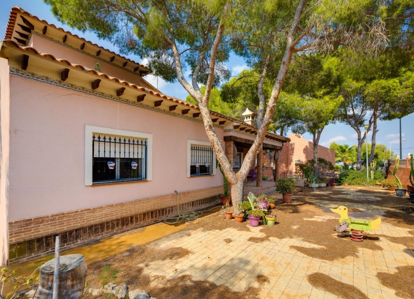 Reventa - Villa - San Miguel de Salinas - Ciudad de las comunicaciones