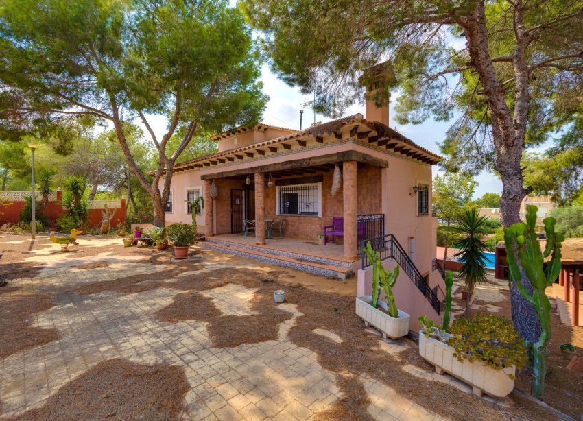 Reventa - Villa - San Miguel de Salinas - Ciudad de las comunicaciones