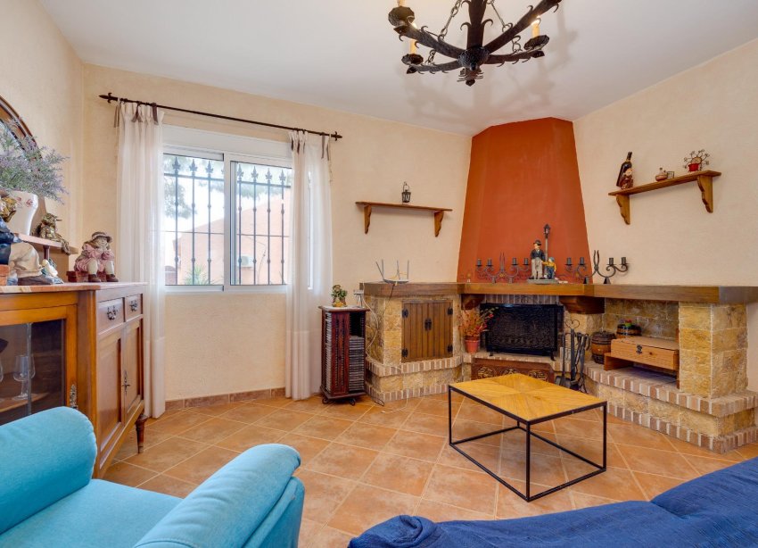 Reventa - Villa - San Miguel de Salinas - Ciudad de las comunicaciones