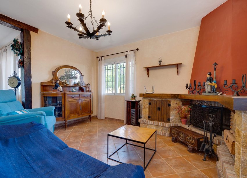 Reventa - Villa - San Miguel de Salinas - Ciudad de las comunicaciones