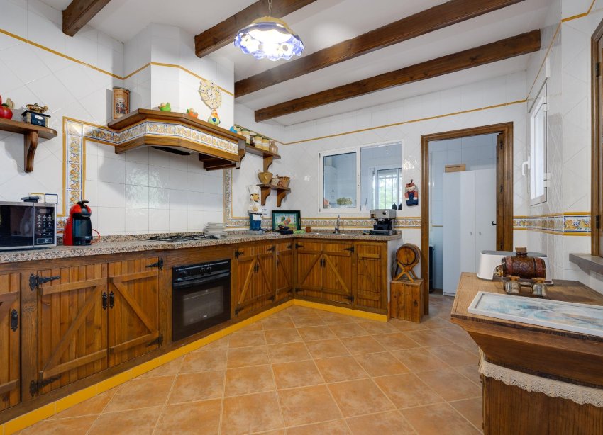 Reventa - Villa - San Miguel de Salinas - Ciudad de las comunicaciones