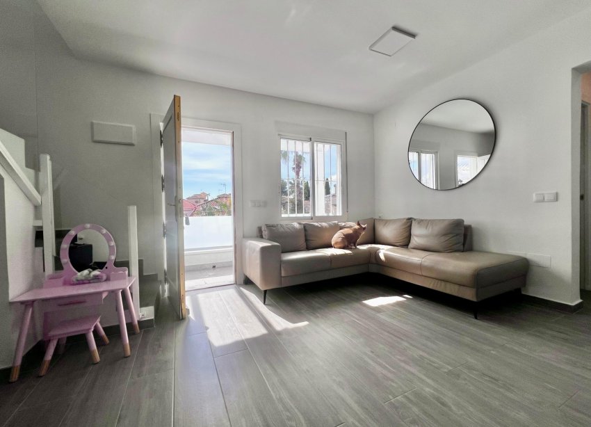 Reventa - Villa - San Miguel de Salinas - Las filipinas