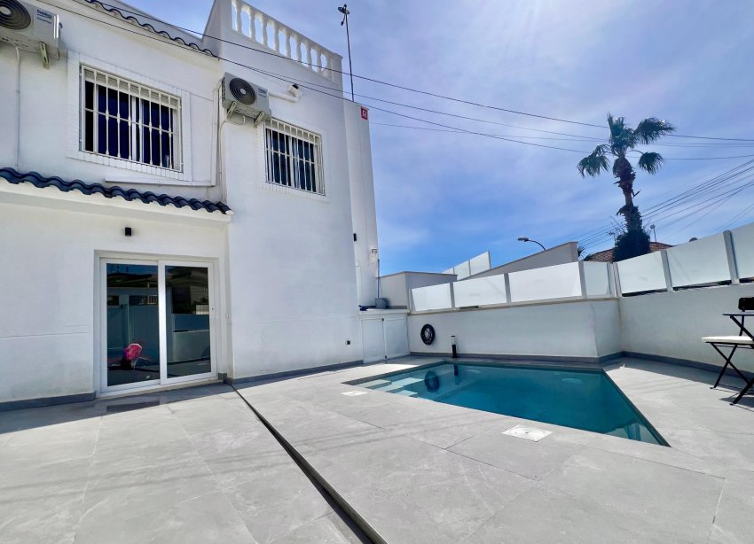 Reventa - Villa - San Miguel de Salinas - Las filipinas