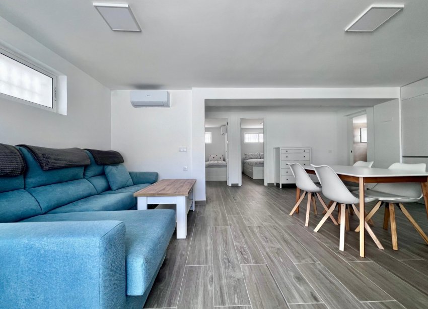 Reventa - Villa - San Miguel de Salinas - Las filipinas