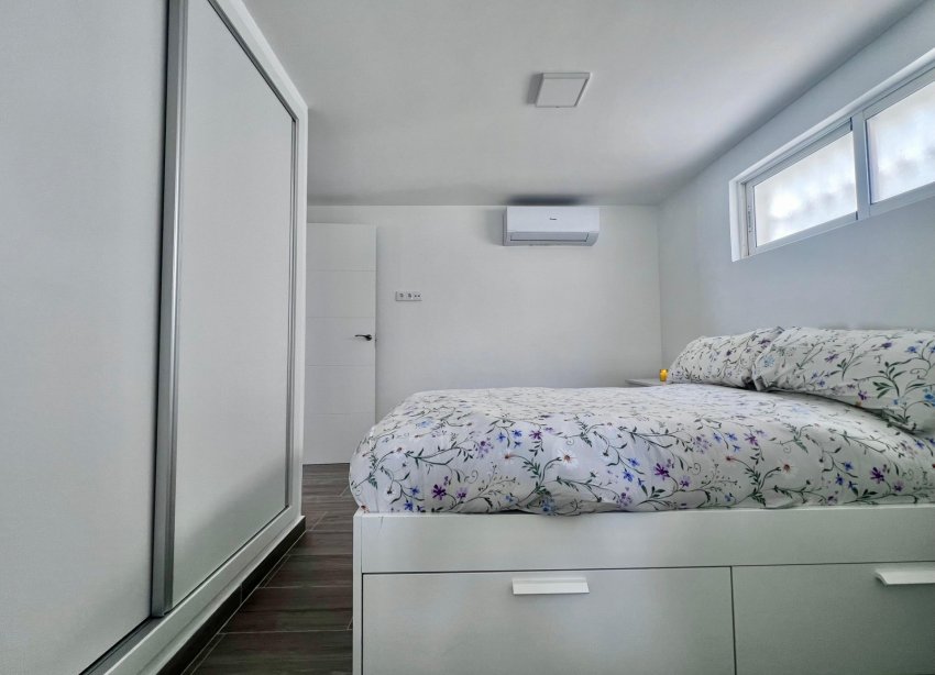 Reventa - Villa - San Miguel de Salinas - Las filipinas