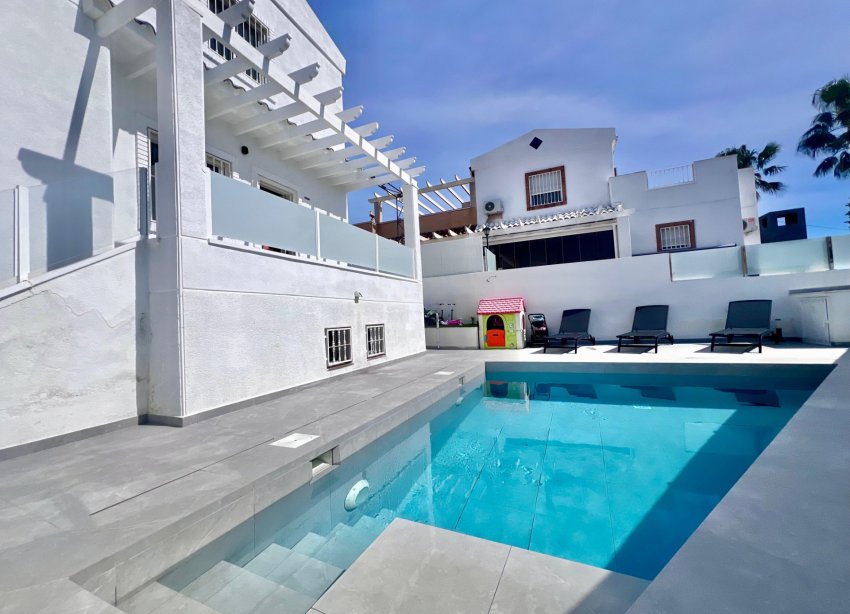 Reventa - Villa - San Miguel de Salinas - Las filipinas