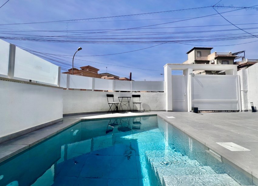 Reventa - Villa - San Miguel de Salinas - Las filipinas